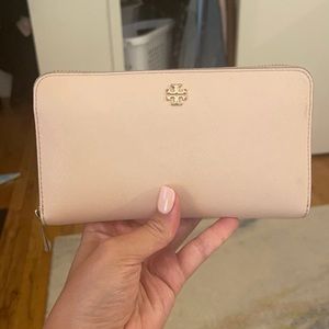 Tory Burch Robinson Continental Wallet